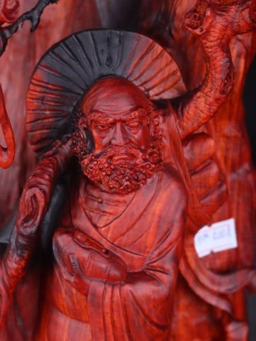 Đạt Ma Gỗ Trắc