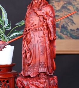 Quan Công Xách Đao Gỗ Tử Đàn