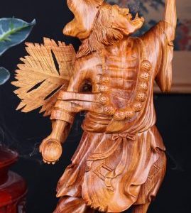 Tế Công Gỗ Hương