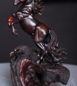 Nhất Mã Phi Thiên Gỗ Trắc