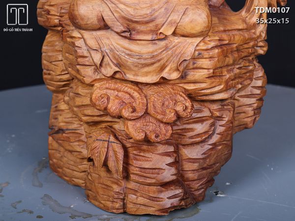Đạt Ma Ngồi Thiền Gỗ Bách Xanh