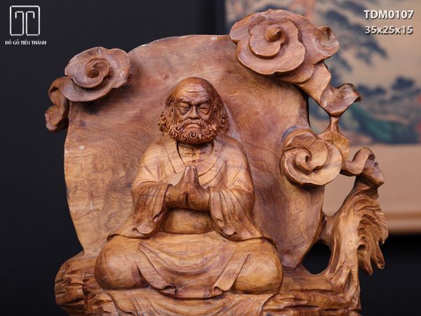 Đạt Ma Ngồi Thiền Gỗ Bách Xanh