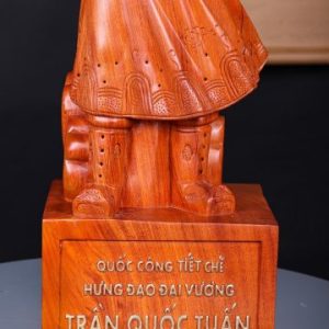 Hưng Đạo Đại Vương Trần Quốc Tuấn Gỗ Hương