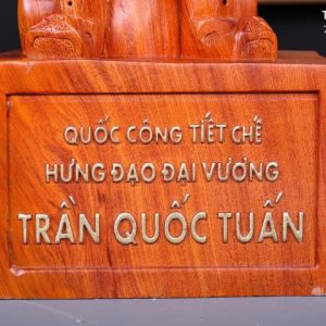 Hưng Đạo Đại Vương Trần Quốc Tuấn Gỗ Hương