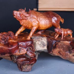 Trâu Phụ Tử Gỗ Hương Ôm Đá Tự Nhiên