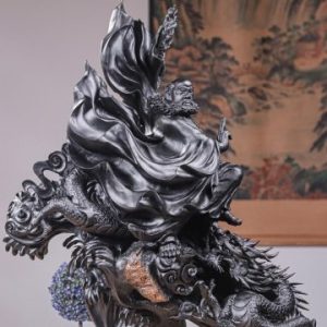 Đạt Ma Hàng Long Gỗ Mun Sừng Khánh Hoà Ôm Đá