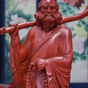 Đạt ma gỗ hương dáng đứng