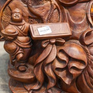 Di lạc nằm gỗ hương