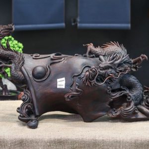 Rồng gỗ trắc