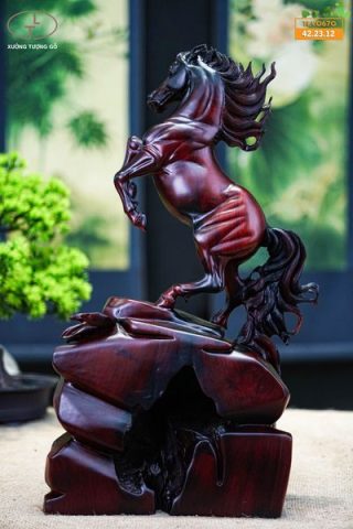 Nhất mã gỗ trắc