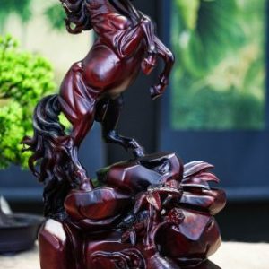 Nhất mã gỗ trắc