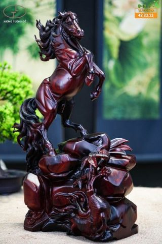 Nhất mã gỗ trắc