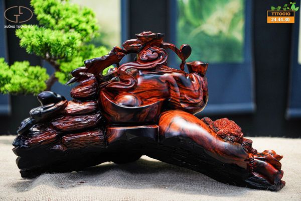 Thần tài gỗ trắc đỏ đen