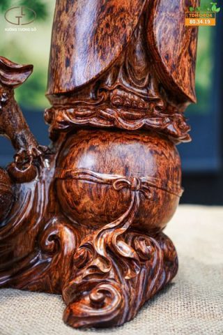 Đạt ma gỗ nu sưa