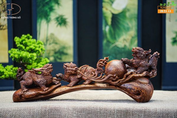 Tam nghê gỗ sưa
