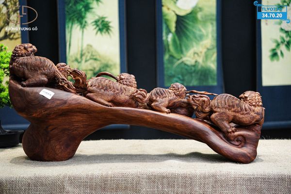 Cầu lân sư gỗ sưa