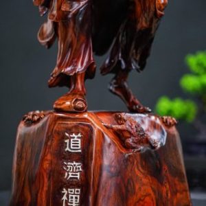 tế công đứng gỗ trắc
