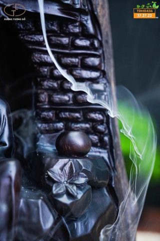 Đạt ma ngồi thiền xông trầm