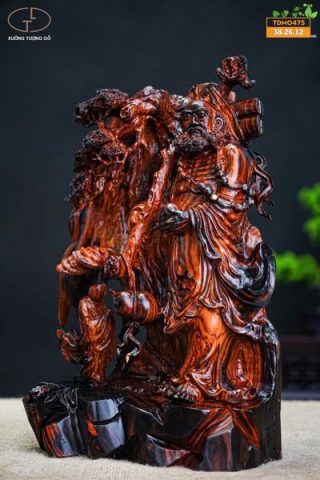 Đạt ma đứng gỗ trắc