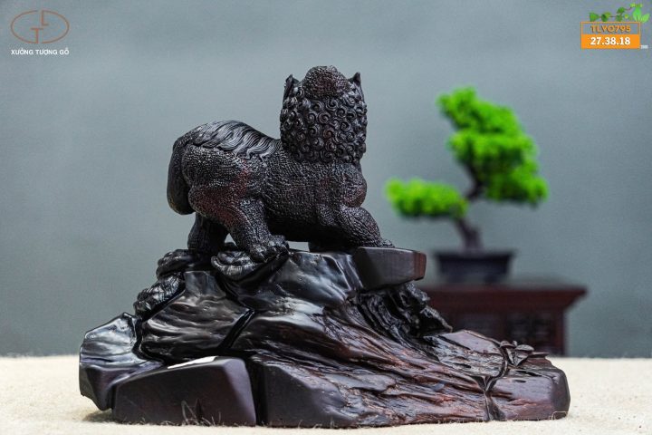 Lân sư vườn ngọc gỗ trắc Lân sư vườn ngọc gỗ trắc