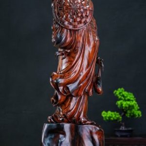 Đạt ma đứng gỗ trắc