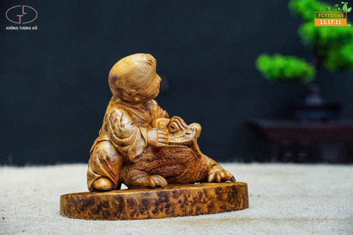 tiểu đồng ôm thiềm thừ tiểu đồng ôm thiềm thừ
