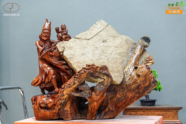 Tế công hương ôm đá
