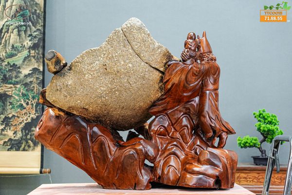 Tế công hương ôm đá