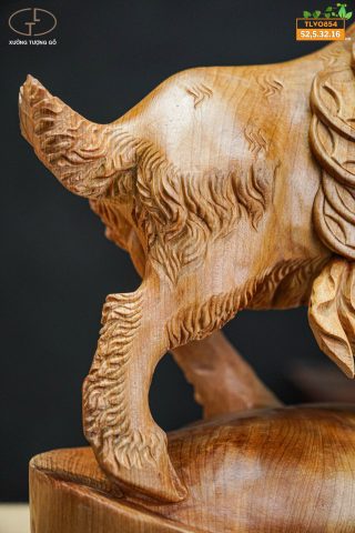 Dê gỗ ngọc am đứng vàng Dê gỗ ngọc am đứng vàng
