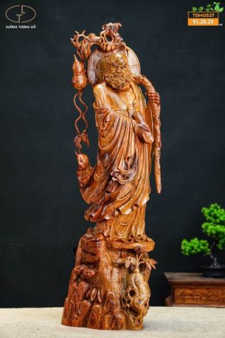 Đạt ma đứng gỗ hương
