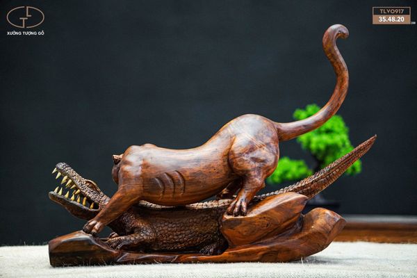 báo săn mồi gỗ xưa