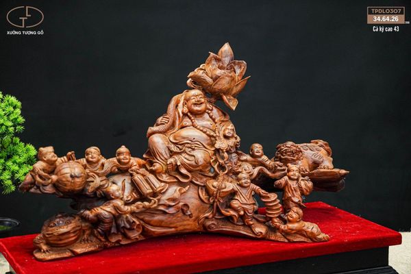 Di lạc vác hoa sen gỗ sưa