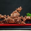 Di lạc vác hoa sen gỗ sưa