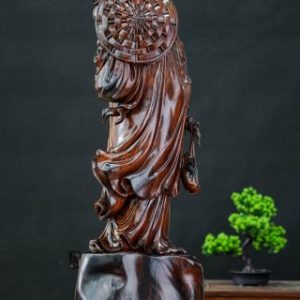 Đạt ma đứng gỗ trắc