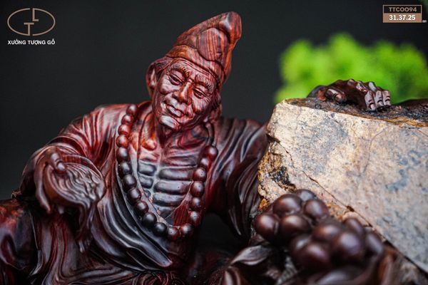 Tế công gỗ trắc