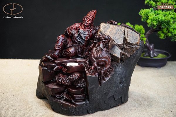 Tế công gỗ trắc
