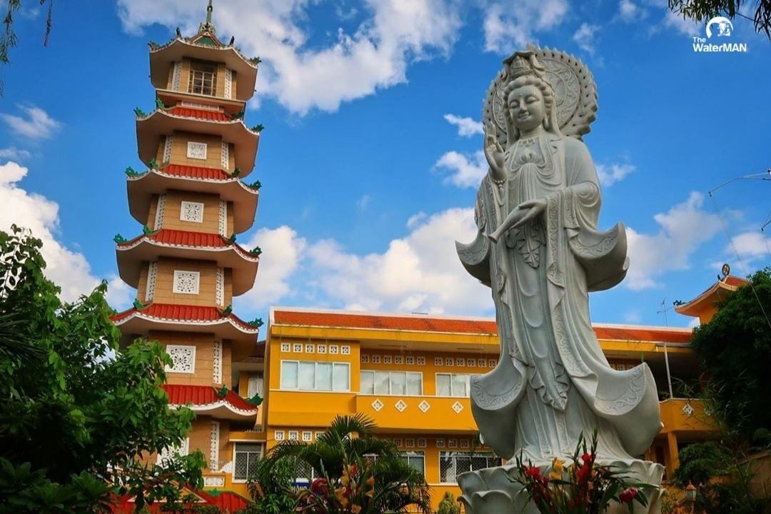 Top 5 ngôi chùa linh thiêng nhất TP.HCM (Chuẩn phong thuỷ – tâm linh – cầu an) Chùa Xá Lợi TPHCM