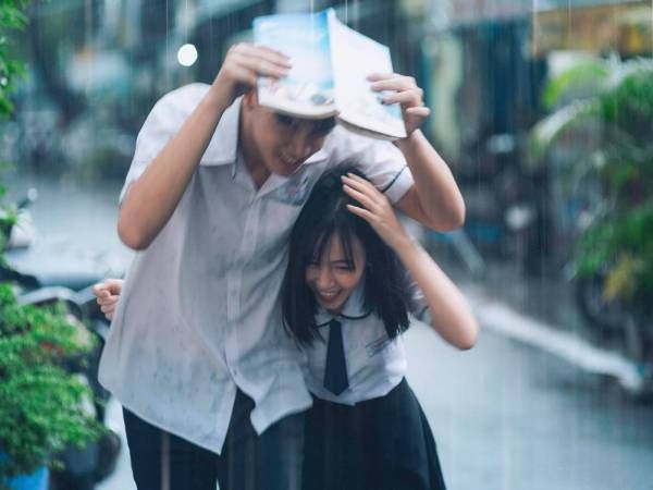 Cô gái mơ thấy người mình thích trong giấc ngủ