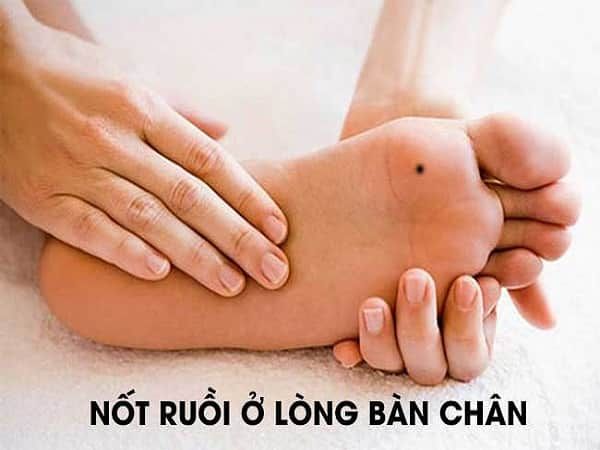 Ý nghĩa nốt ruồi dưới bàn chân