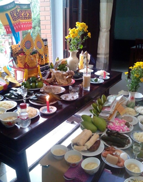 Lễ cúng đất hoang truyền thống của người Việt