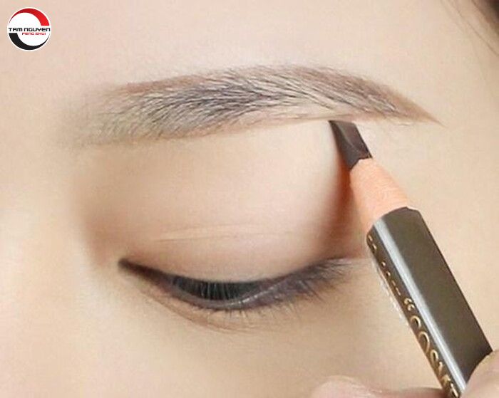 Lông mày ngang theo quan niệm tướng số