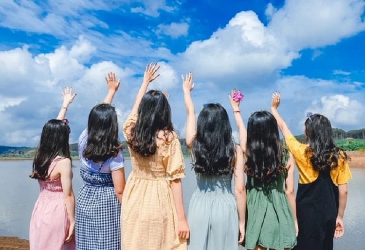 Bạn nằm mơ thấy bạn thân qua đời nằm trên giường