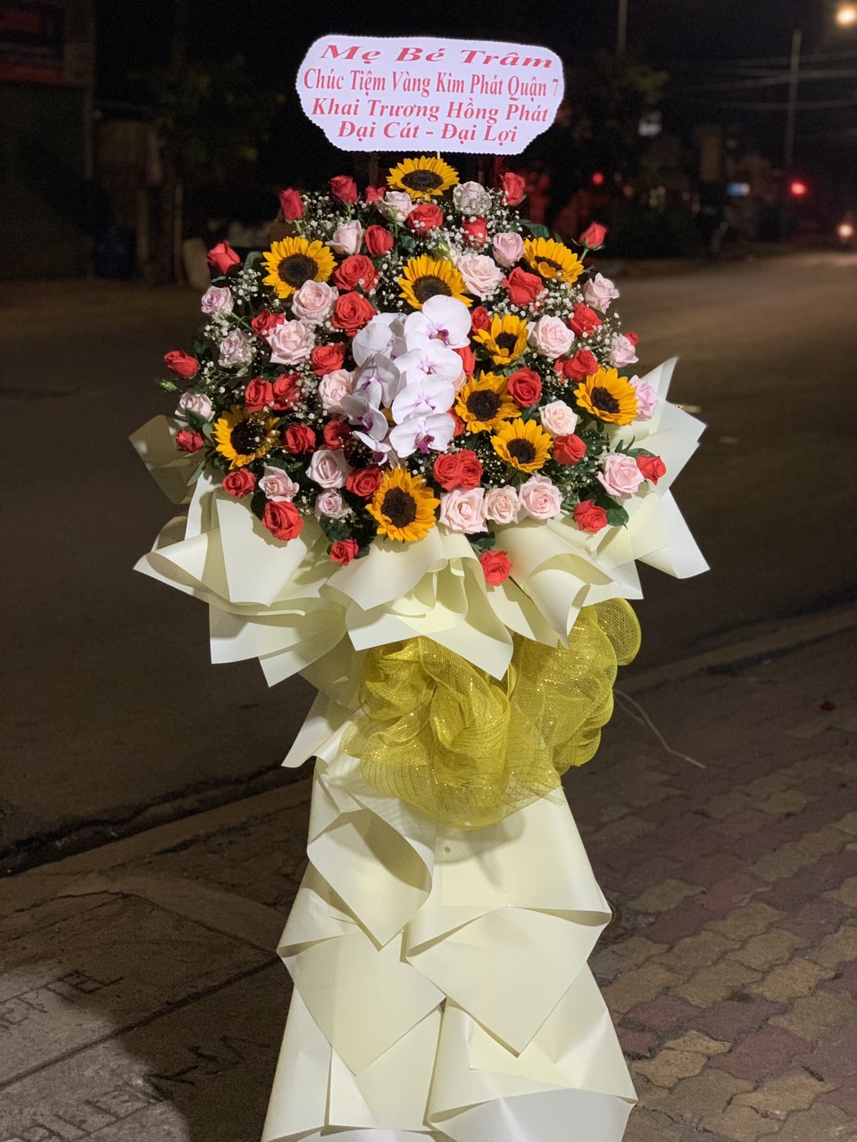Mâm cúng khai trương thu hút tài lộc đầu năm