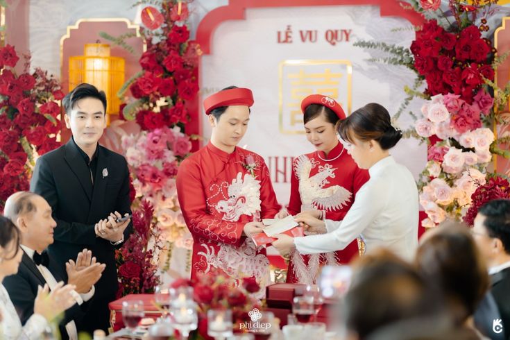 Cô gái mơ thấy đám cưới hạnh phúc vui vẻ