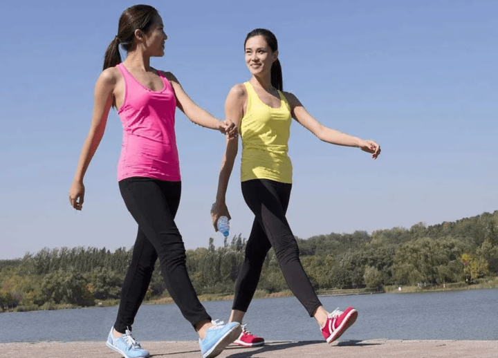 So sánh người đi nhanh và đi chậm