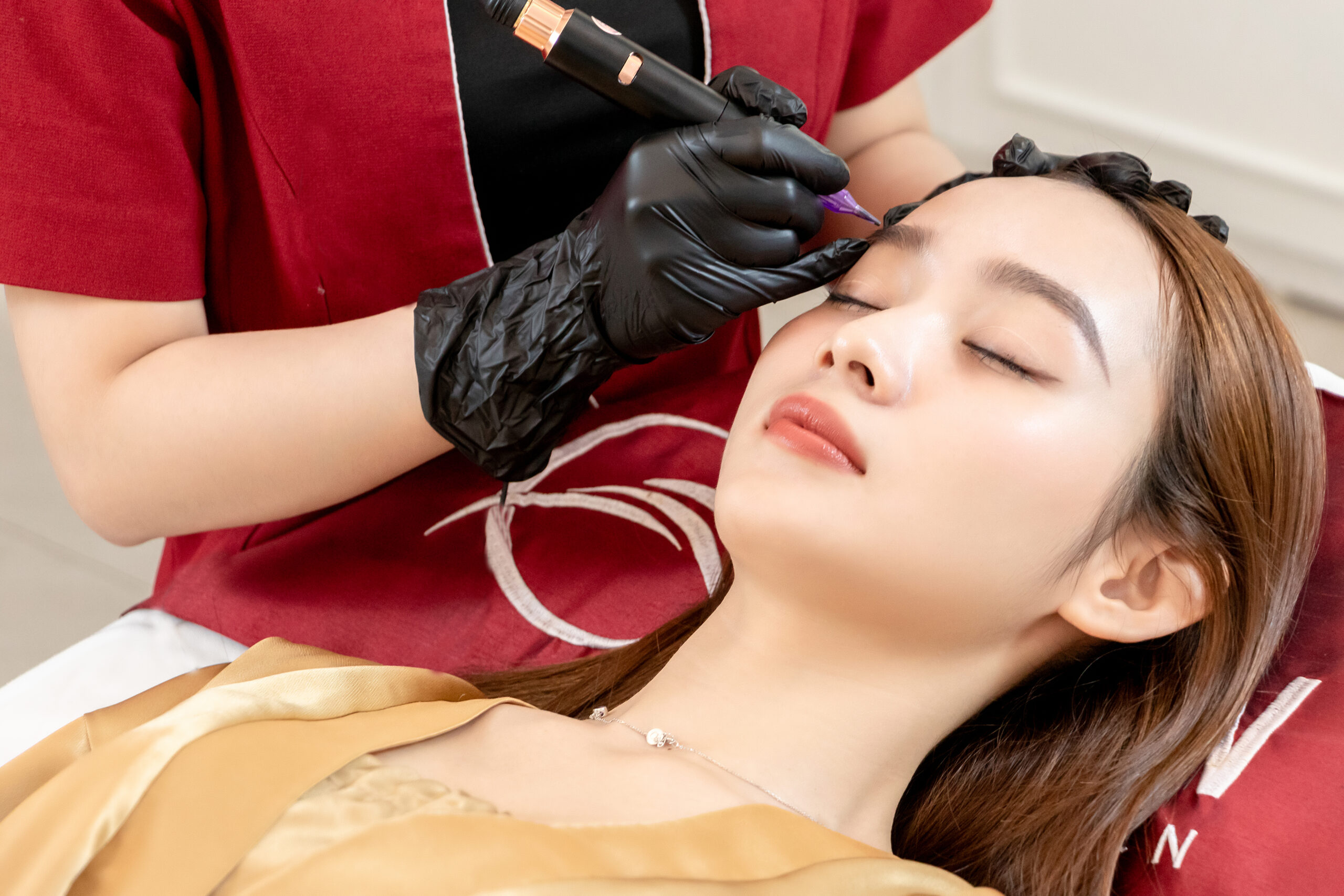 Các kiểu lông mày nữ phổ biến