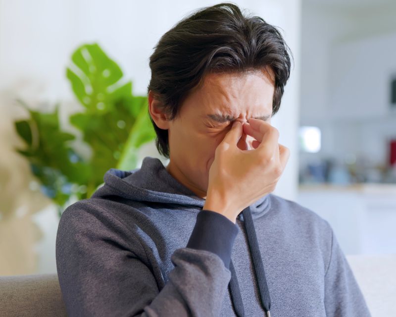 Giật mắt trái ở nam
