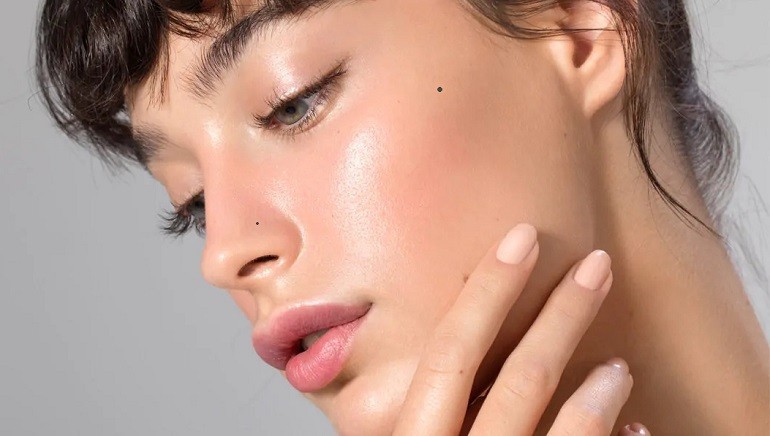 Phân tích vị trí nốt ruồi trên mặt