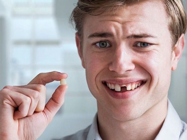 Người nằm mơ thấy gãy răng trong giấc ngủ