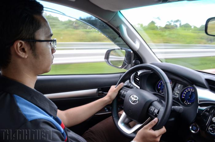 Mơ thấy lái xe ô tô nên đánh con gì